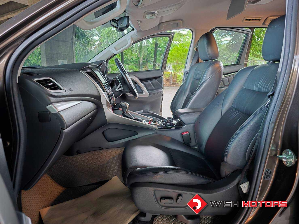 MITSUBISHI PAJERO SPORT 4WD 2.4 [GT Premium] AT4WD. ปี 2015 #9 (L)