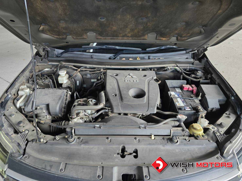 MITSUBISHI PAJERO SPORT 4WD 2.4 [GT Premium] AT4WD. ปี 2015 #18 (L)