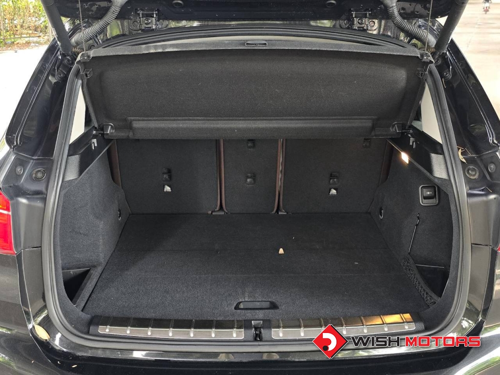 BMW X1 sDrive 18i AT ปี 2018 #7 (L)