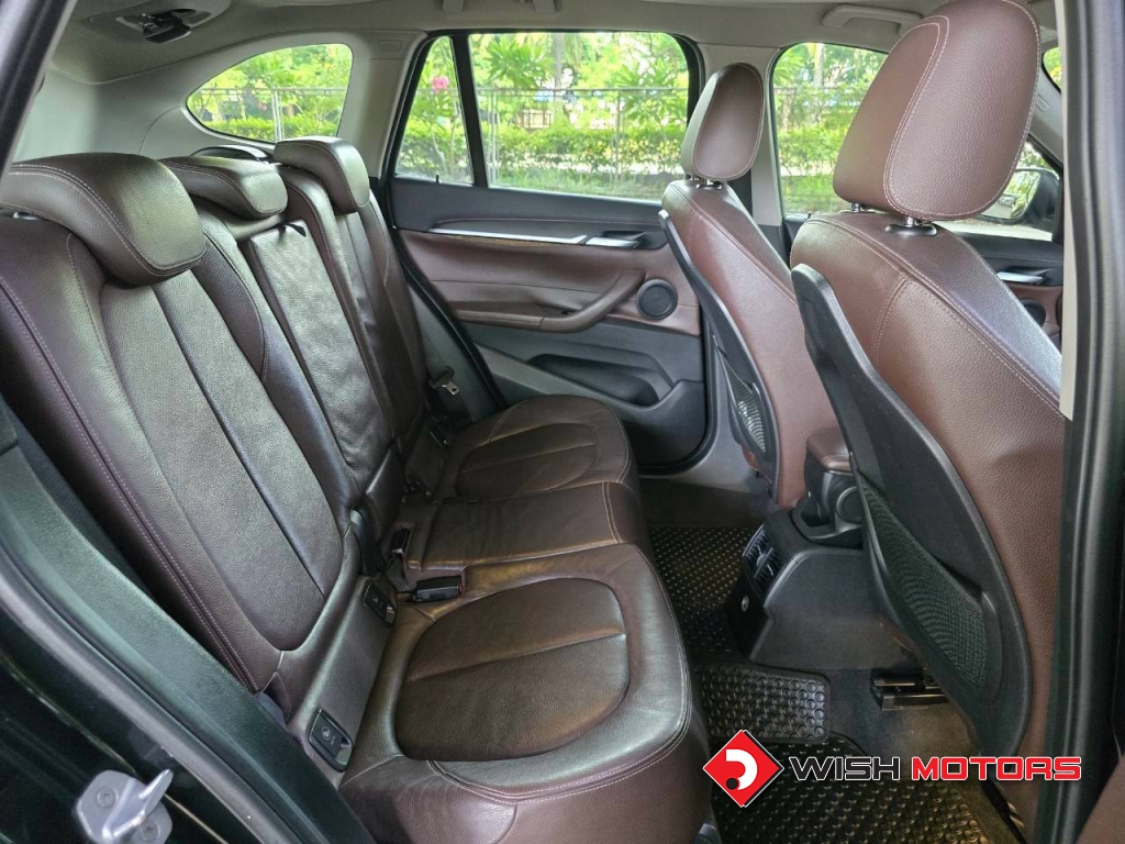 BMW X1 sDrive 18i AT ปี 2018 #11 (L)