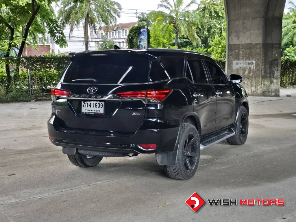 TOYOTA FORTUNER 2.4 [V] AT4WD. ปี 2018 #6 (L)