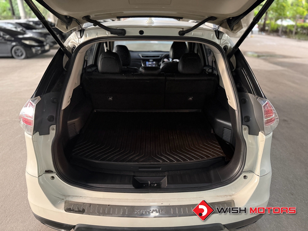 NISSAN X-TRAIL 2.0 V Hybrid AT4WD. ปี 2016 #10 (L)