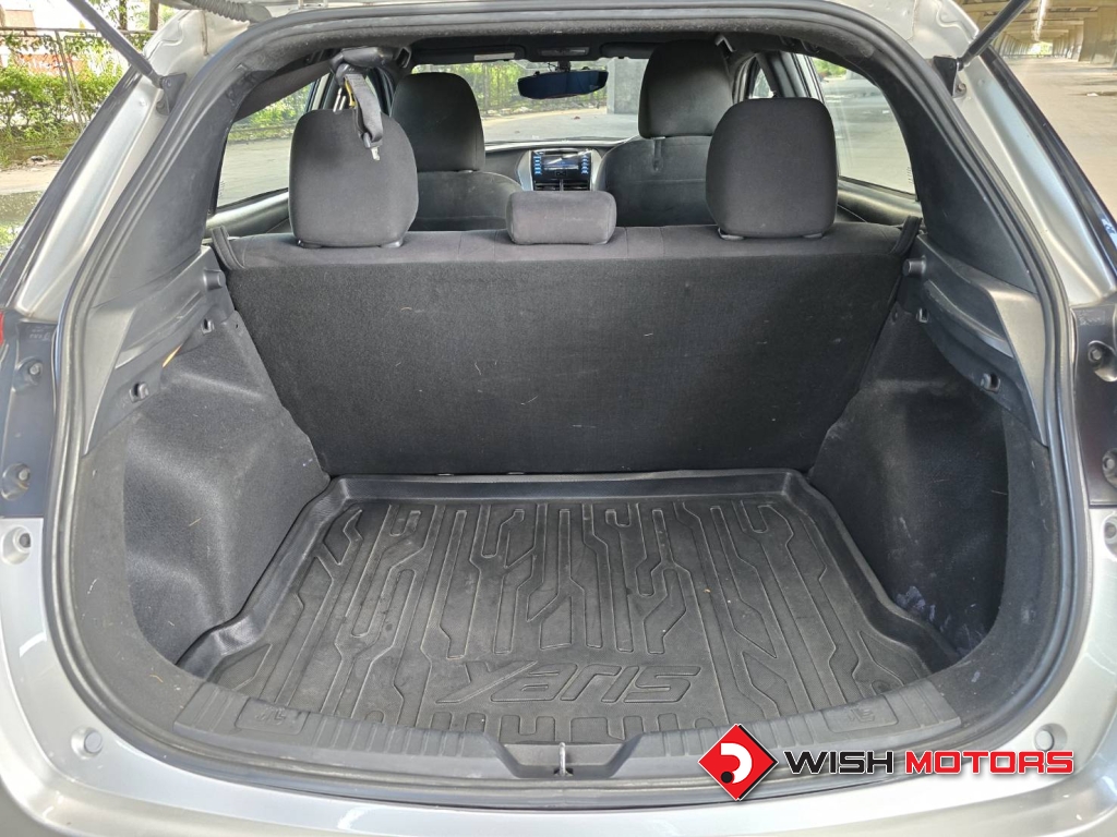 TOYOTA YARIS 1.2 J AT ปี 2018 #8 (L)