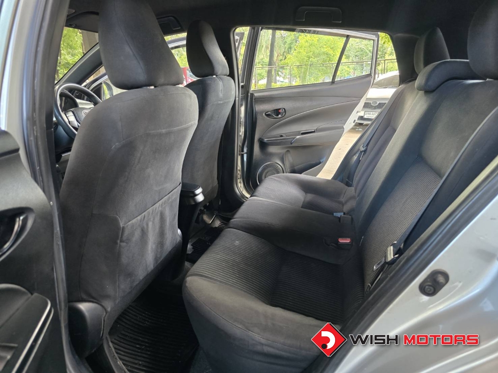 TOYOTA YARIS 1.2 J AT ปี 2018 #12 (L)