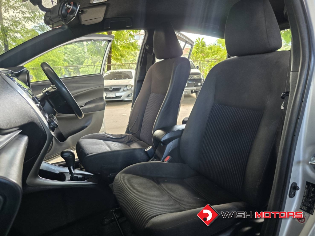 TOYOTA YARIS 1.2 J AT ปี 2018 #13 (L)