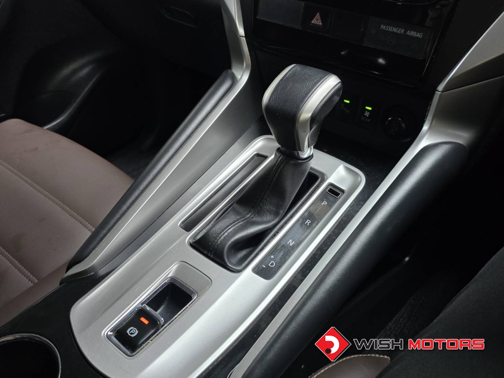 MITSUBISHI PAJERO SPORT 2.4 GT Premium AT ปี 2019 #17 (L)