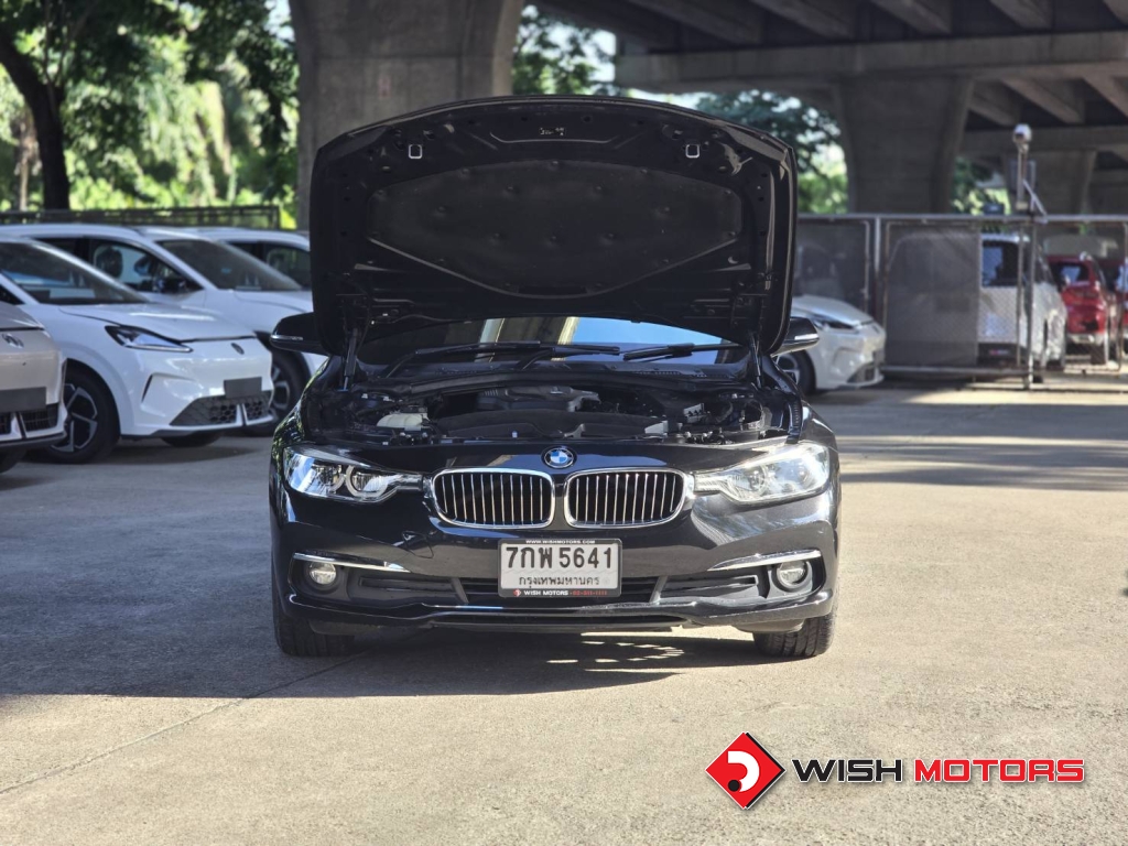 BMW SERIES 3 320d AT ปี 2018 #9 (L)