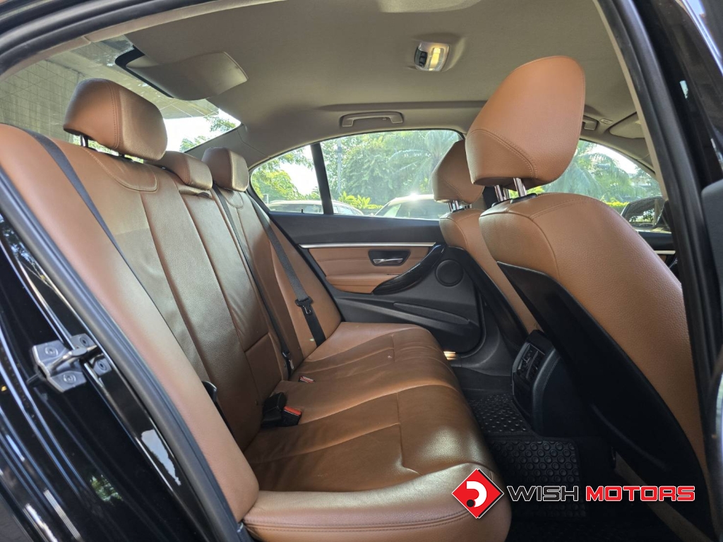 BMW SERIES 3 320d AT ปี 2018 #11 (L)