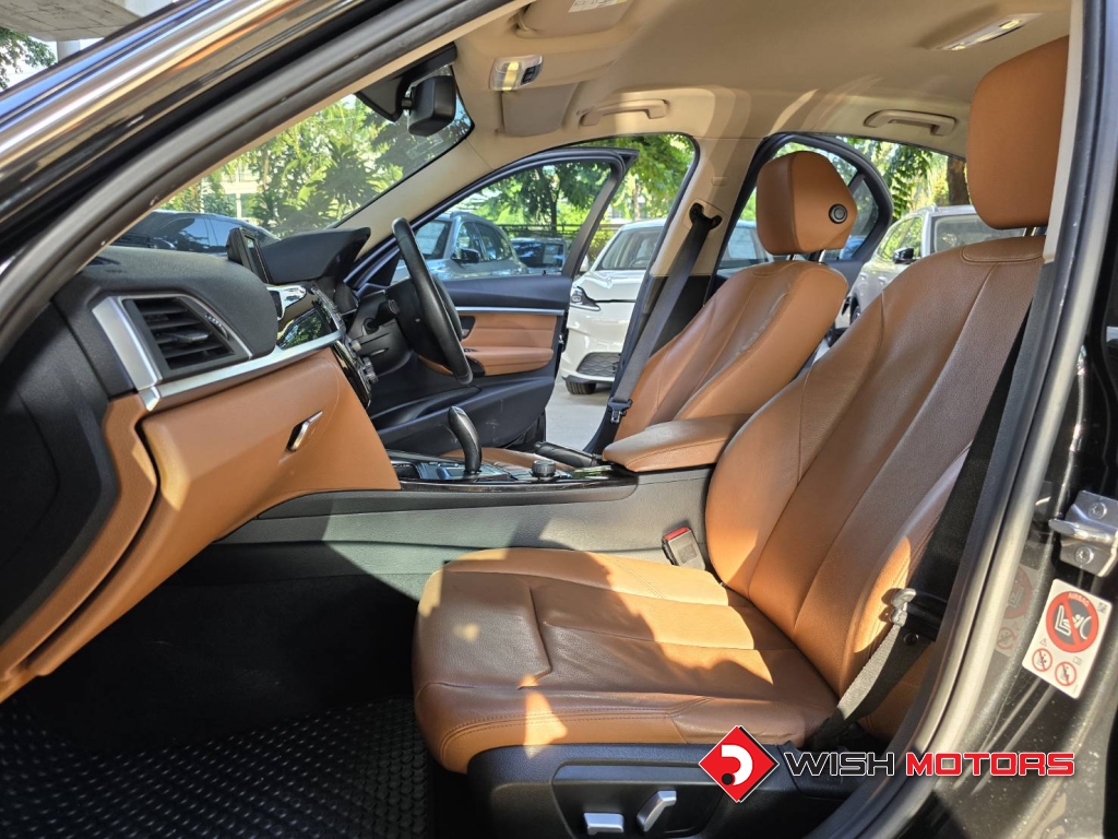 BMW SERIES 3 320d AT ปี 2018 #13 (L)
