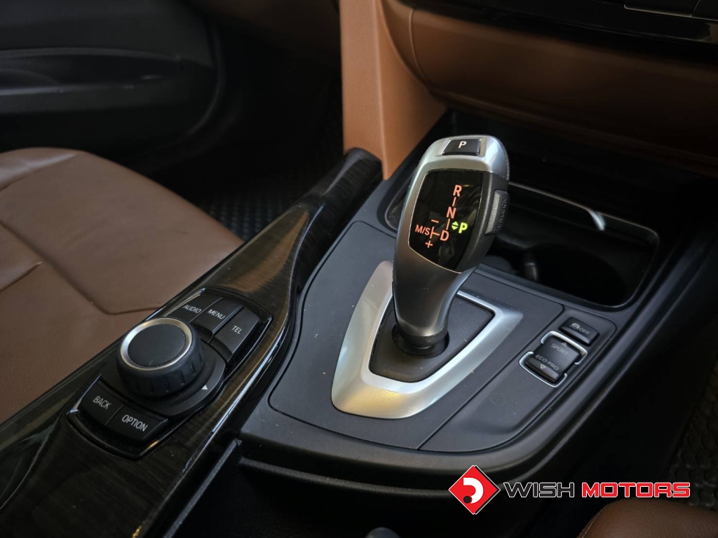 BMW SERIES 3 320d AT ปี 2018 #16 (L)