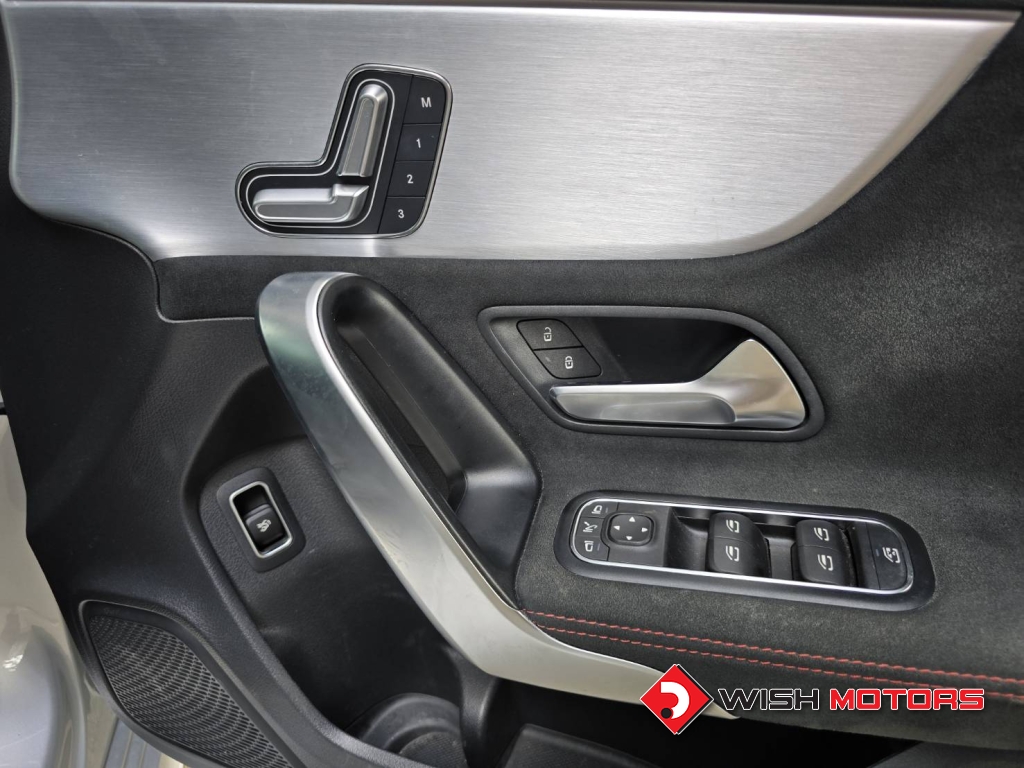MERCEDES-BENZ A-CLASS A 200 AMG Dynamic AT ปี 2021 #10 (L)