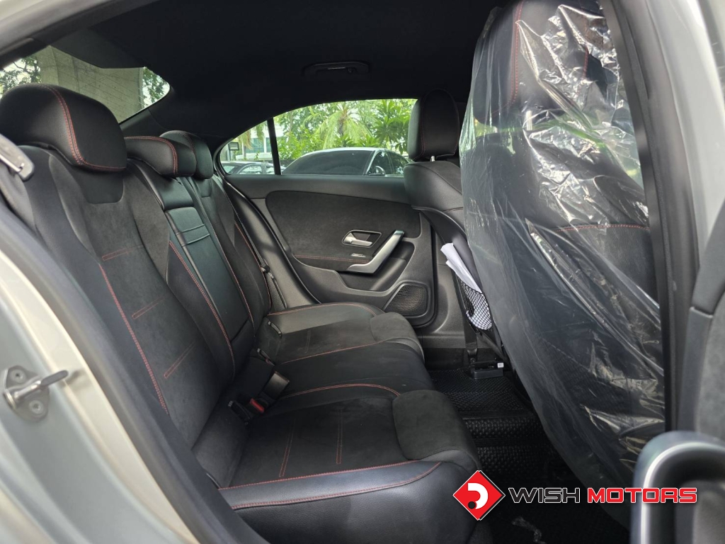MERCEDES-BENZ A-CLASS A 200 AMG Dynamic AT ปี 2021 #13 (L)