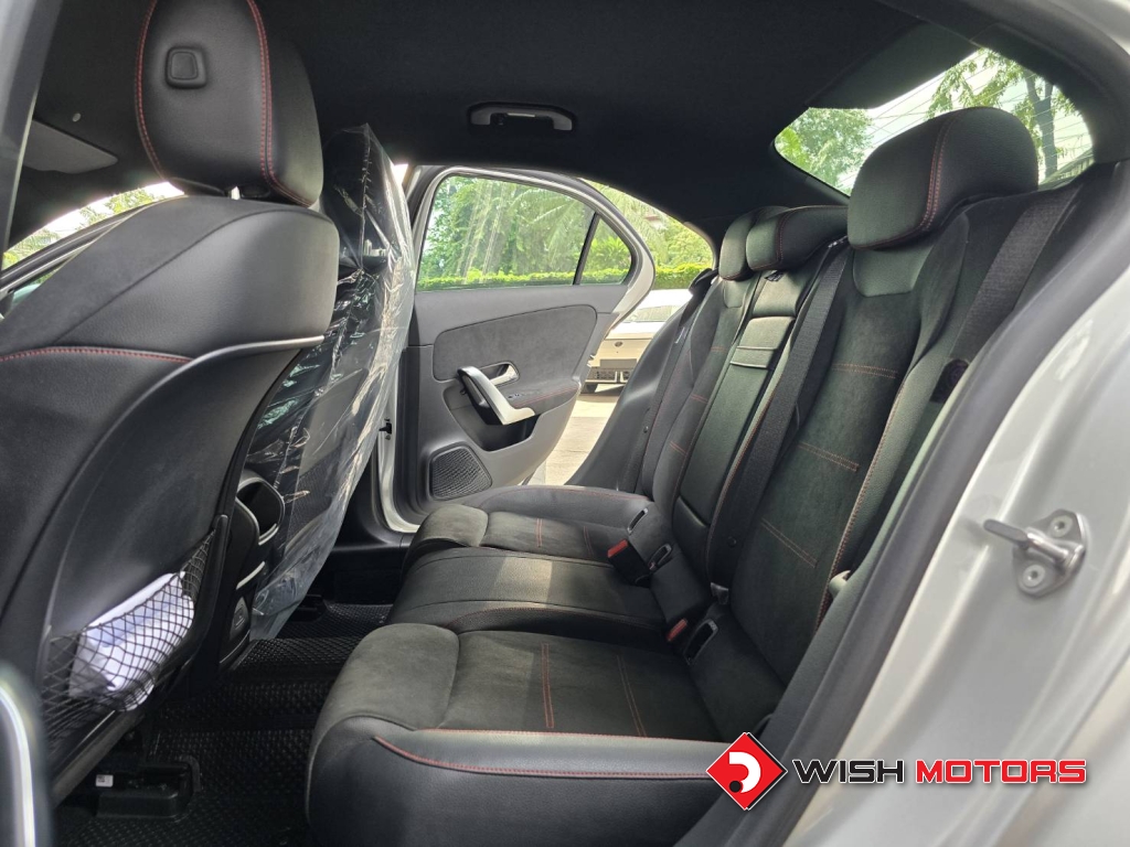 MERCEDES-BENZ A-CLASS A 200 AMG Dynamic AT ปี 2021 #14 (L)