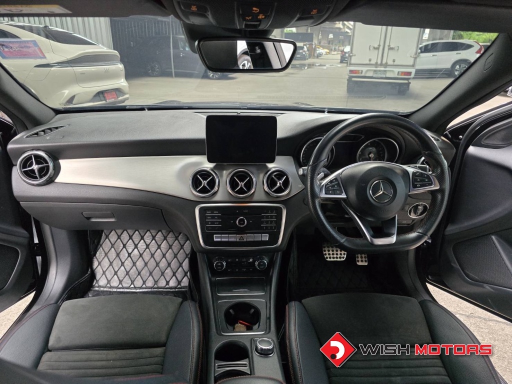 MERCEDES-BENZ GLA-CLASS GLA 200 AT ปี 2017 #14 (L)