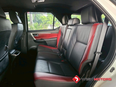 TOYOTA FORTUNER 2.4 Legender AT ปี 2026 #14