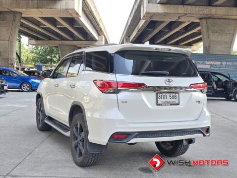 TOYOTA FORTUNER 2.8 TRD Sportivo AT ปี 2018 #4
