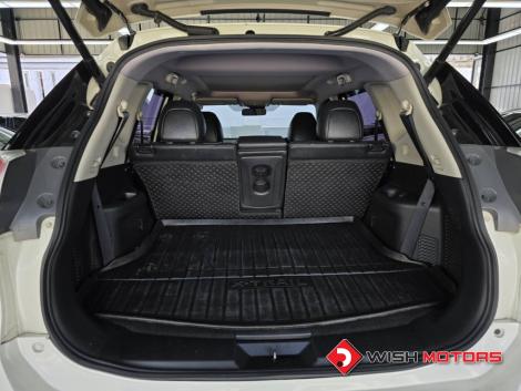 NISSAN X-TRAIL 2.5 V AT4WD. ปี 2015 #8