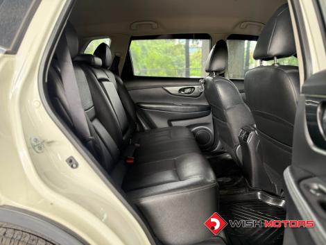 NISSAN X-TRAIL 2.0 V Hybrid AT4WD. ปี 2016 #18